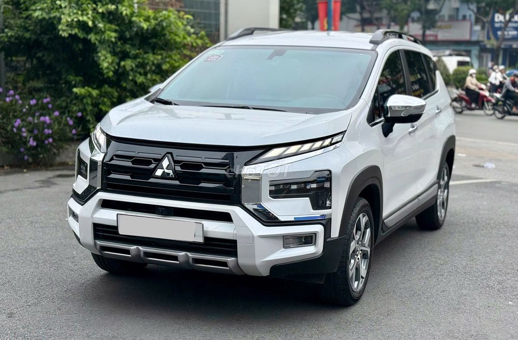 Mitsubishi Xpander Cross 2025  - 2105 km màu Trắng. Mua bán Ô tô tại Quận Tân Bình Tp Hồ Chí Minh được đăng bởi MITSUBISHI TRƯỜNG CHINH đại lý chính hãng hình 2