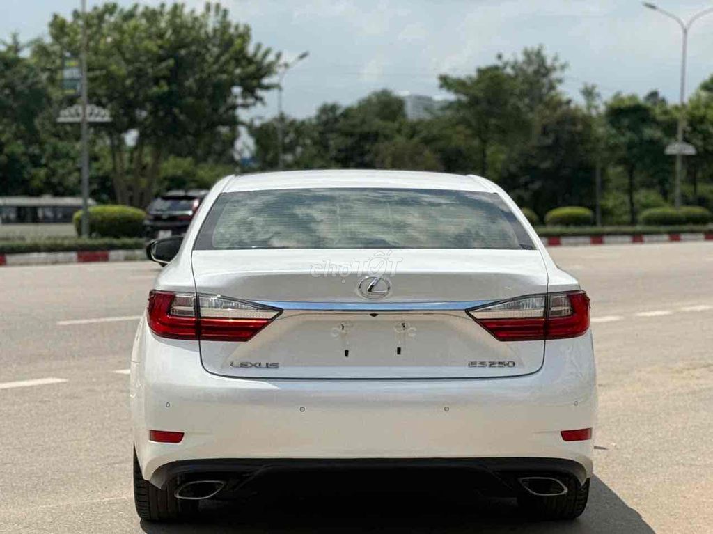 CẦN BÁN LEXUS ES250 SIÊU MỚI MODEL 2016. Mua bán Ô tô tại Quận Bắc Từ Liêm Hà Nội được đăng bởi Mr PHÁT THÁI HÀ AUTO hình 7