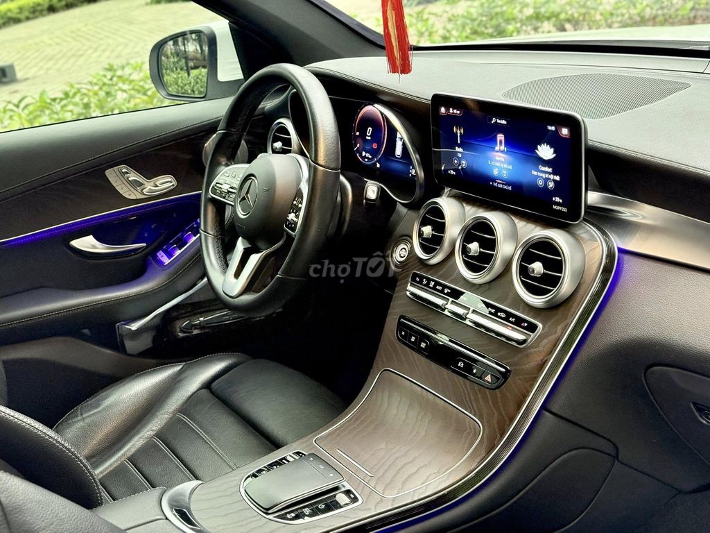 MERCEDES BENZ GLC200 4MATIC 2020 Xe Đẹp Bao Check.. Mua bán Ô tô tại Quận Tây Hồ Hà Nội được đăng bởi Nguyễn Hoàng Sơn hình 13