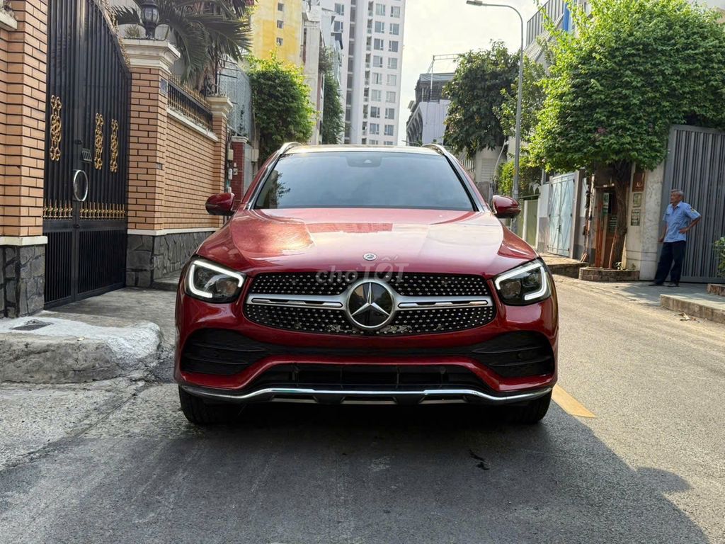 Mercedes Benz GLC300 2021 - 15000 km