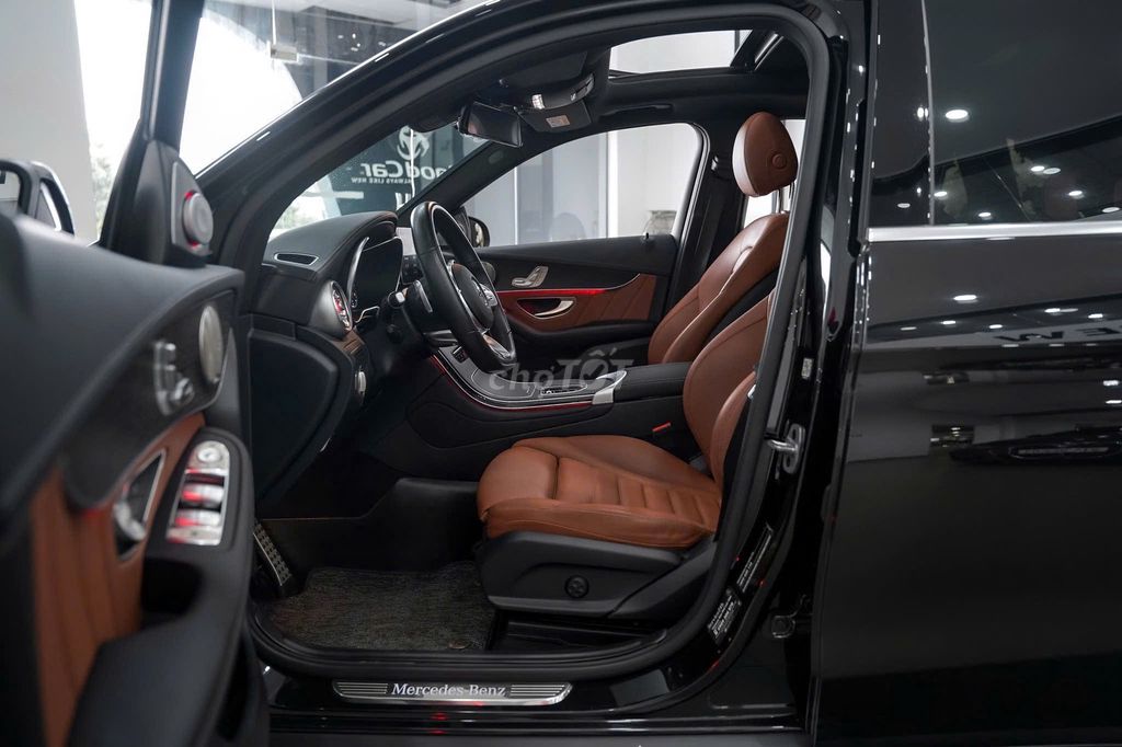 Mercedes GLC300 4Matic bản update V1 2022. Mua bán Ô tô tại Quận 7 Tp Hồ Chí Minh được đăng bởi Hoàn Lee Xe Lướt hình 14
