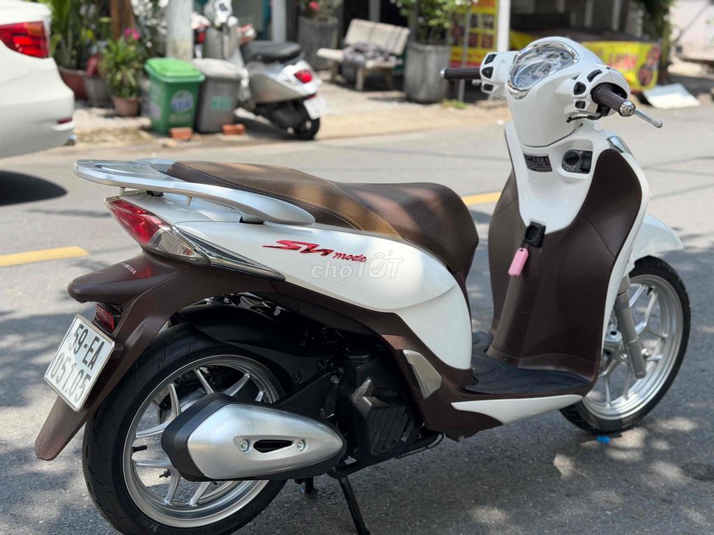 Белый смарт-замок Honda SH Mode 2017
