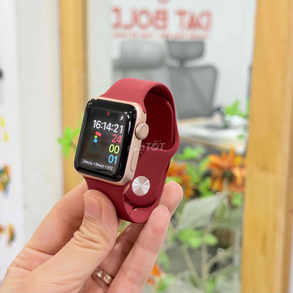 Apple Watch Series 3 38mm Vàng Hồng. Mua bán Thiết bị đeo thông minh tại Quận Đống Đa Hà Nội được đăng bởi Giang Trần Watch hình 1