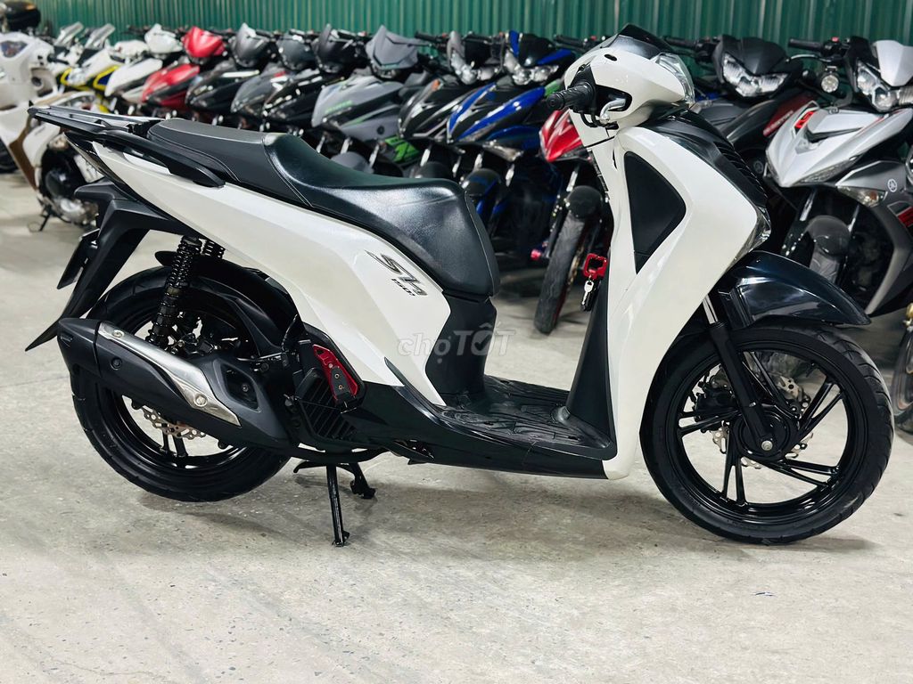 XE MÁYTHANH TÙNG_SH 150 TRẮNG BIỂN 29 MÁY ZIN CHẤT. Mua bán Xe máy tại Quận Nam Từ Liêm Hà Nội được đăng bởi THANH TÙNG hình 5