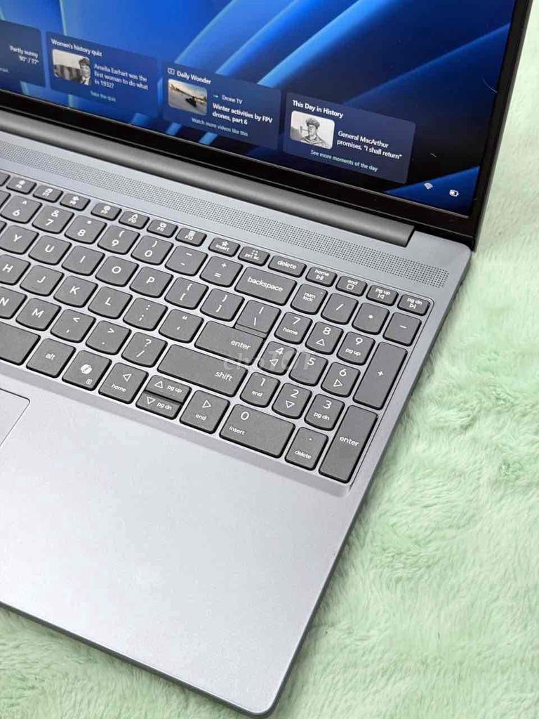Lenovo Ideapad Slim 3 i7 24GB/512GB mới sạc 5 lần. Mua bán Laptop tại Quận 5 Tp Hồ Chí Minh được đăng bởi Phan Thế Phong  hình 1