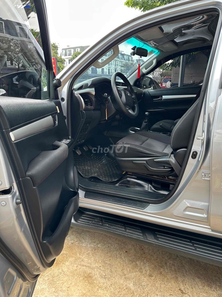 Toyota Hilux 2018 2.4G 4x4 MT - Hàng hiếm. Mua bán Ô tô tại Thành phố Buôn Ma Thuột Đắk Lắk được đăng bởi Trương Thanh hình 5
