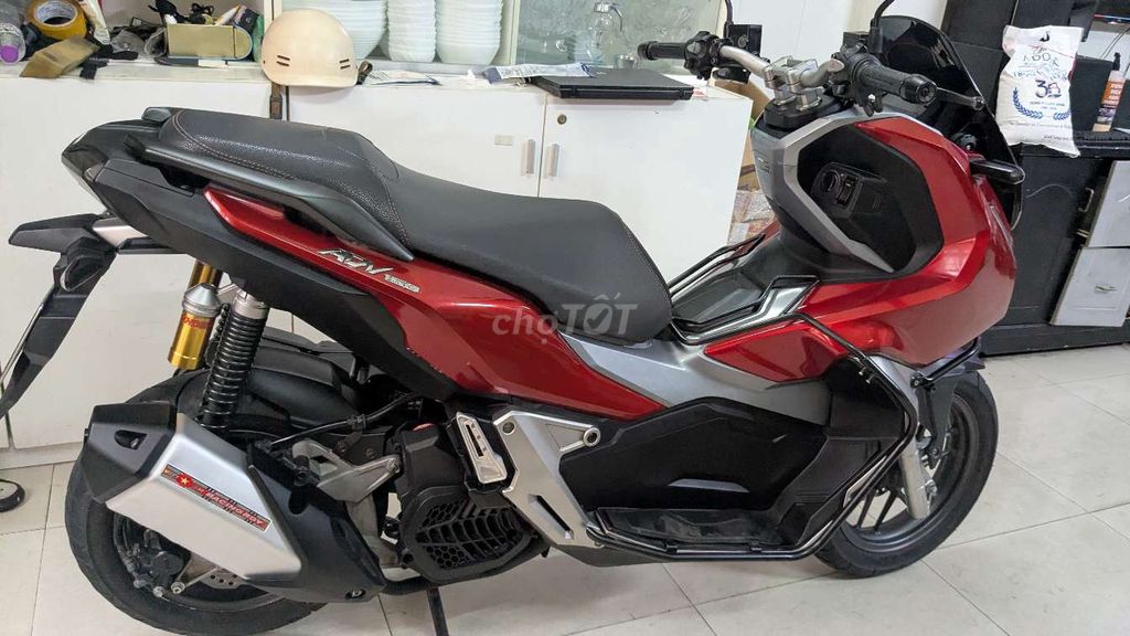 Honda ADV 150 куб.см, красный