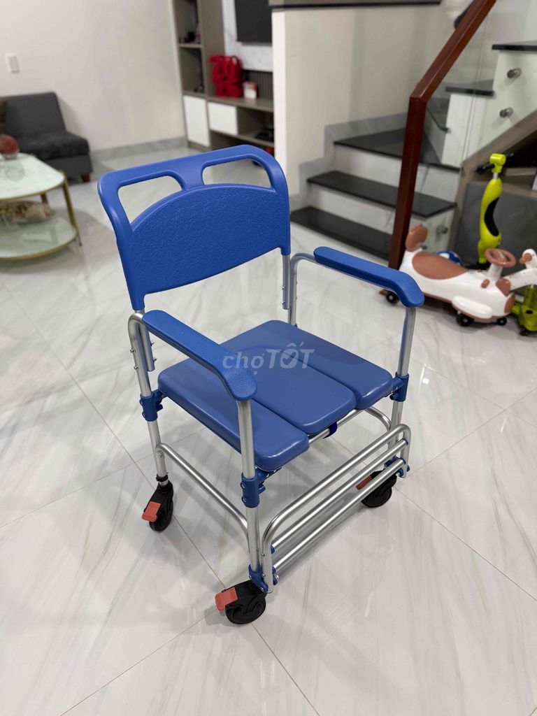 Ghế bô di động Xanh dương- xe đẩy. Mua bán Đồ chuyên dụng, Giống nuôi trồng tại Thành phố Buôn Ma Thuột Đắk Lắk được đăng bởi kems hình 1