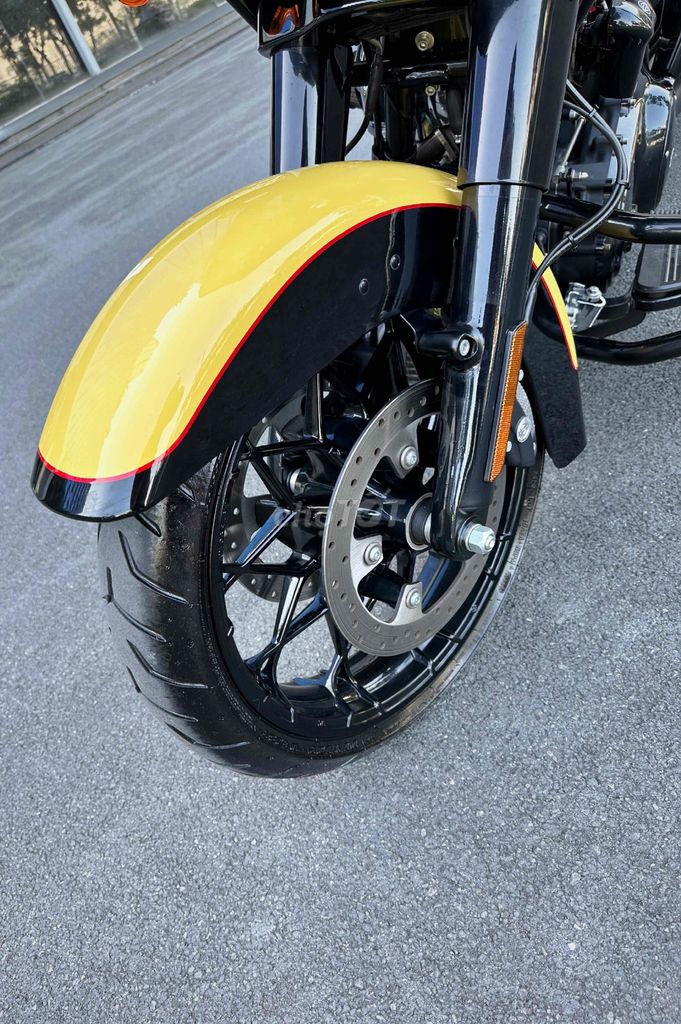 HD Road Glide 114Ci 6/2024 ( Màu Vàng Siêu Hiếm ). Mua bán Xe máy tại Quận Tân Bình Tp Hồ Chí Minh được đăng bởi MR Đàm MOTOCAR hình 5