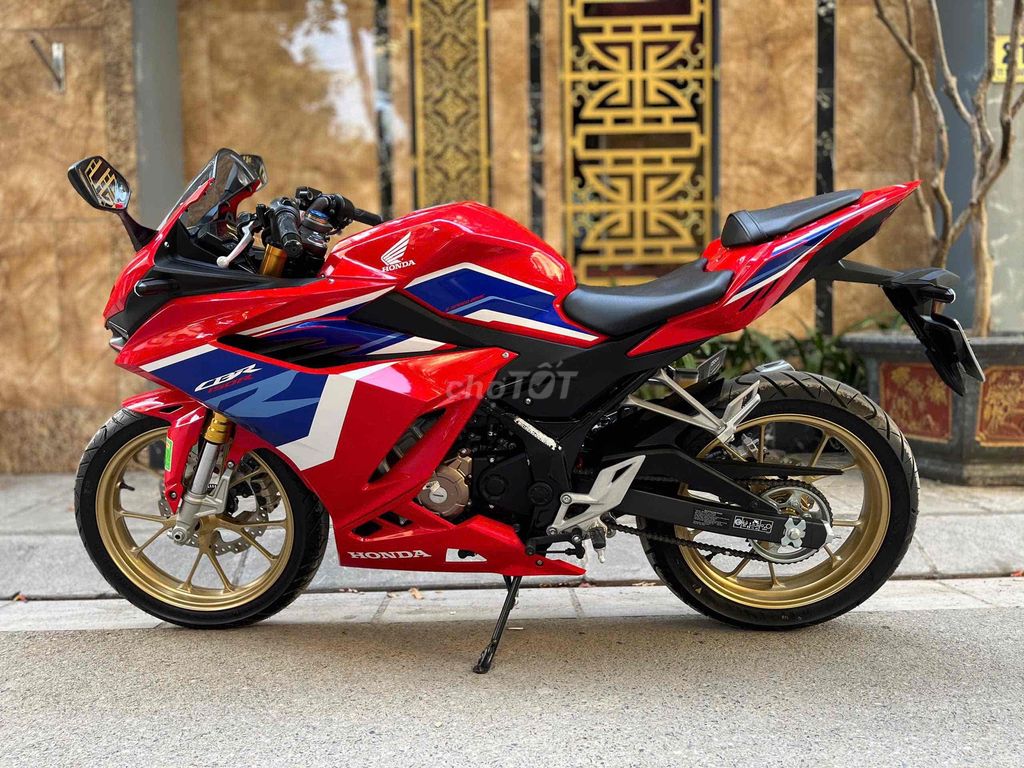 HONDA CBR 150R biển 29- bản HRC 2025  odo62km. Mua bán Xe máy tại Quận Cầu Giấy Hà Nội được đăng bởi Tong motor xe may hình 7