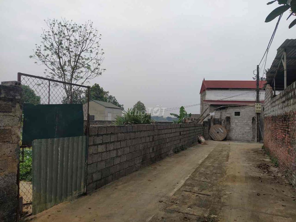 Đất xã Hoàng Văn Thụ 380m 200m thổ cư 16m mặt tiền