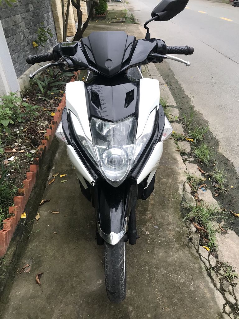 Yamaha novo 5 Fi 125 phân khối màu trắng. Mua bán Xe máy tại Huyện Bến Lức Long An được đăng bởi Nguyên  hình 3