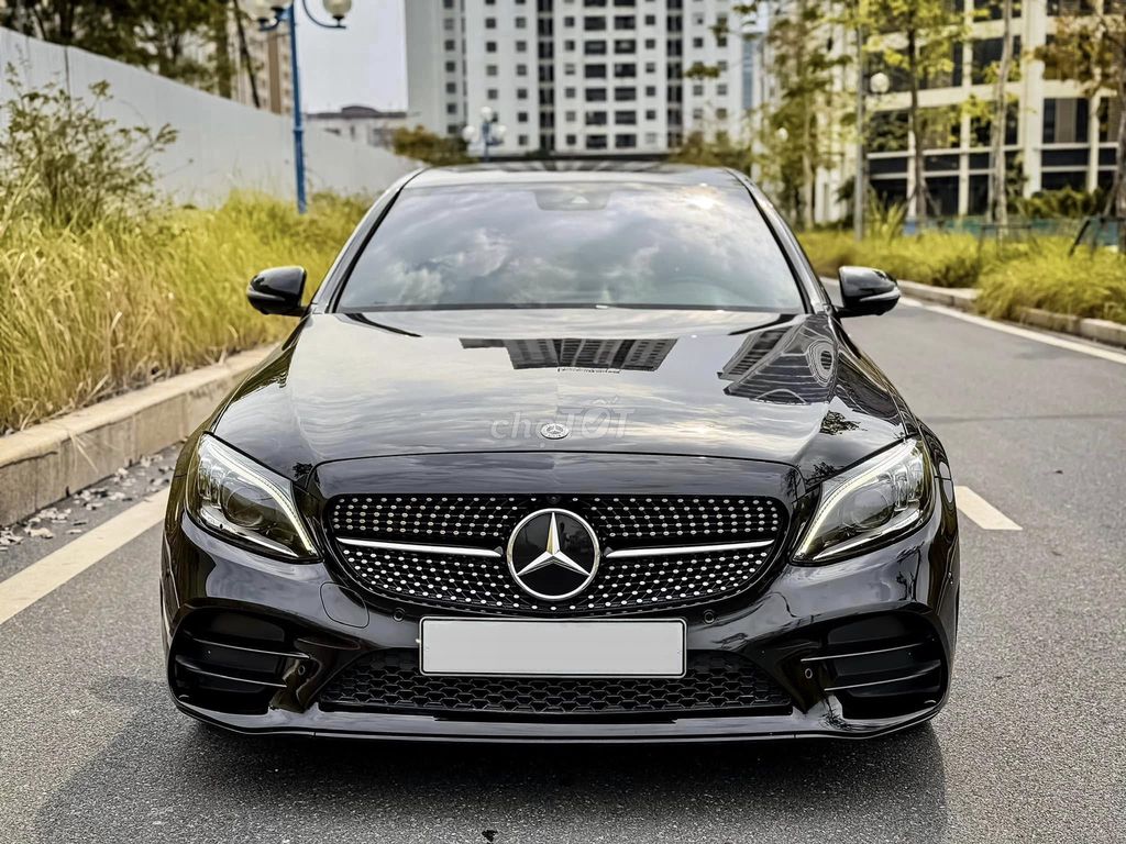 MERCEDES C300 AMG 2019 Đẹp và Mới Nhất Thị Trường.