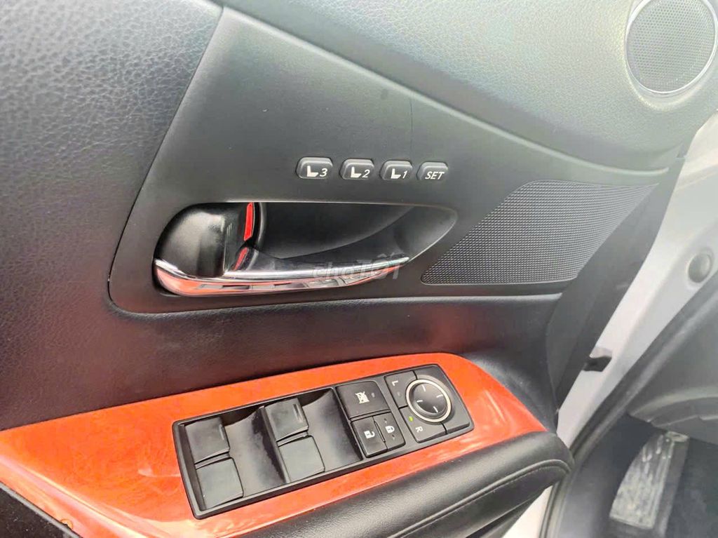 BÁN RX 350 AWD MỘT CHỦ TỪ ĐẦU, MODEL 2010. Mua bán Ô tô tại Quận 7 Tp Hồ Chí Minh được đăng bởi Tuấn  hình 6