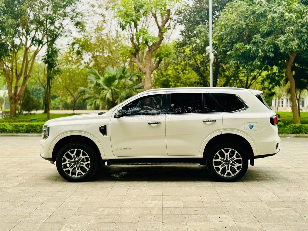 Ford Everest Bi Turbo 2.0L 4x2 2022 Белый