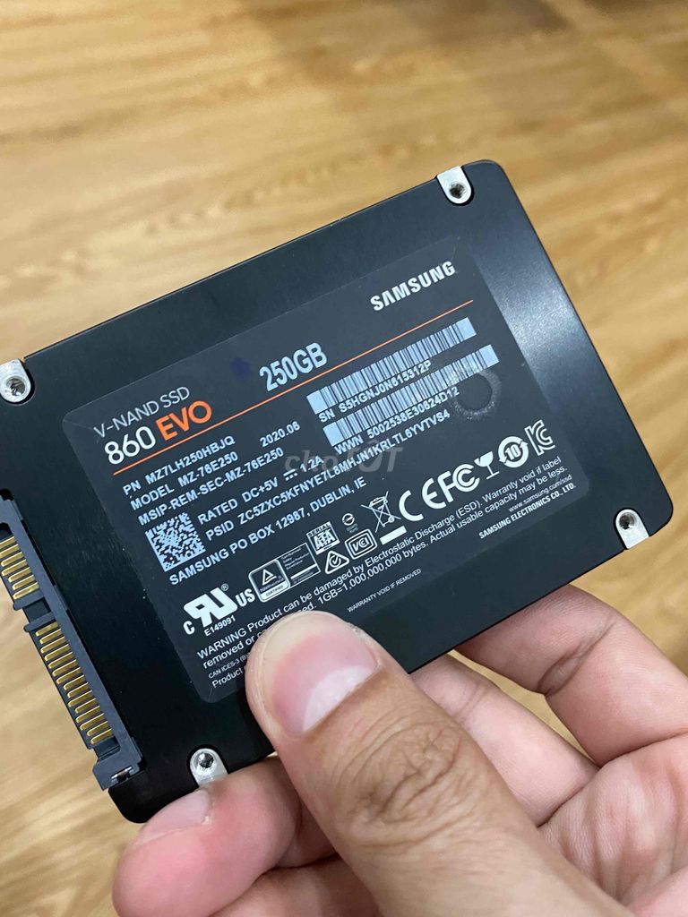 Ổ cứng SSD Samsung 250G Evo 860 W10 BH 1 năm