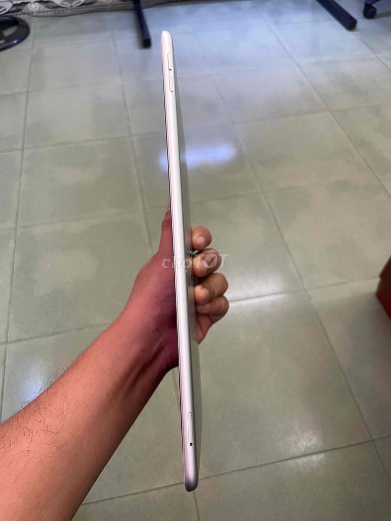 Apple iPad Air 3 Wifi 4G 64GB Bạc. Mua bán Máy tính bảng tại Thành phố Vũng Tàu Bà Rịa - Vũng Tàu được đăng bởi Thành Vtmobile hình 1