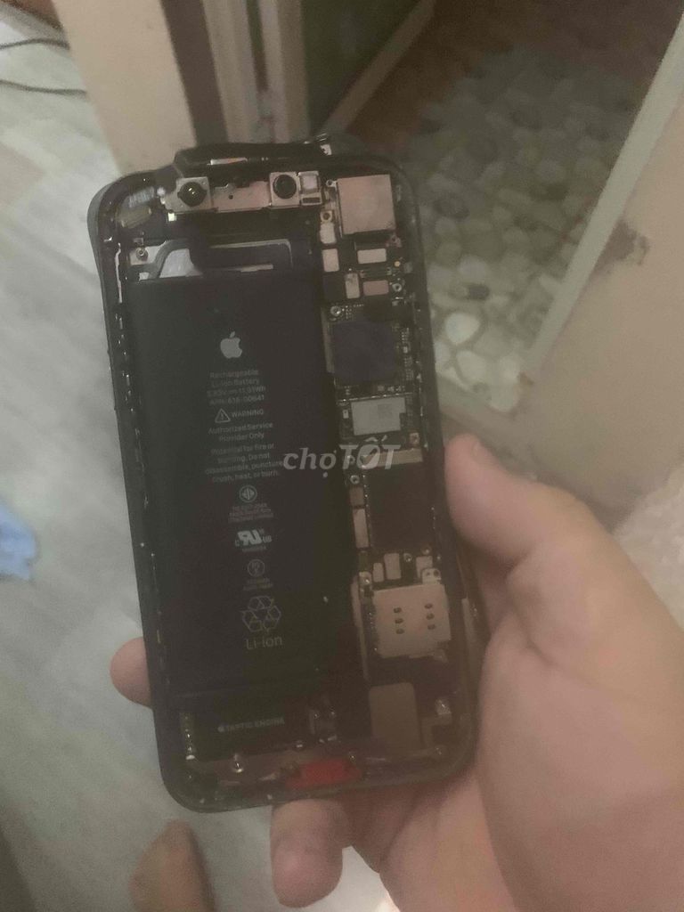 iPhone xrHỏng mầu đen. Mua bán Điện thoại tại Quận Long Biên Hà Nội được đăng bởi mixi khô gà hình 1