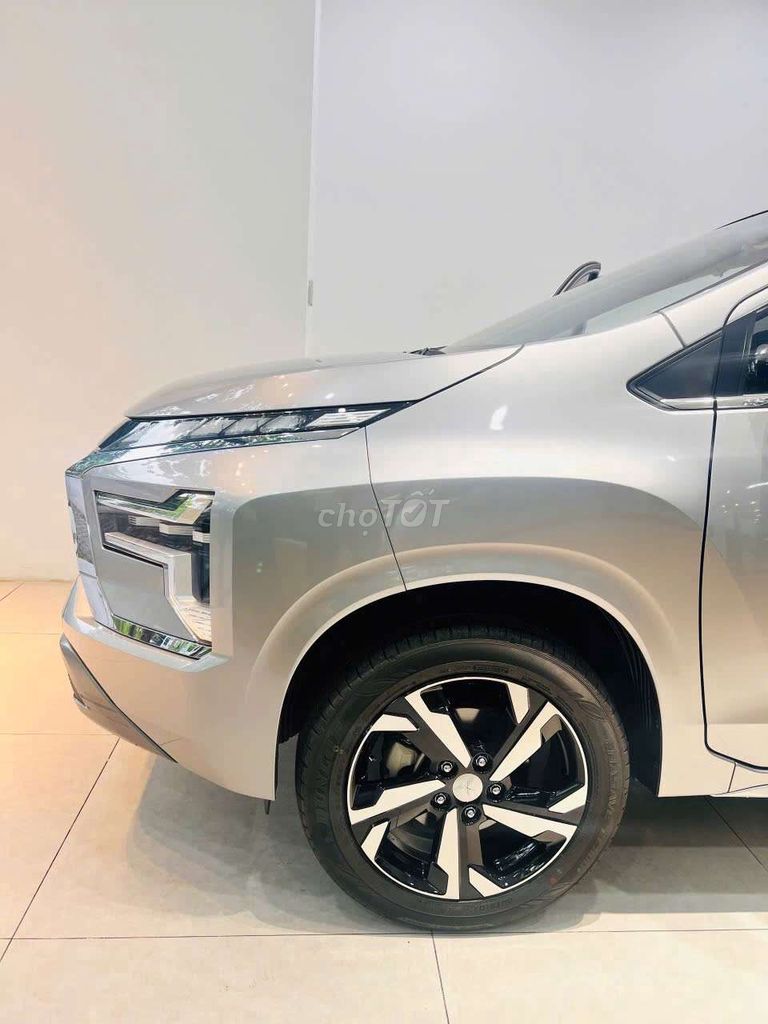 Mitsubishi Xpander 2023 AT Premium - 29999 km