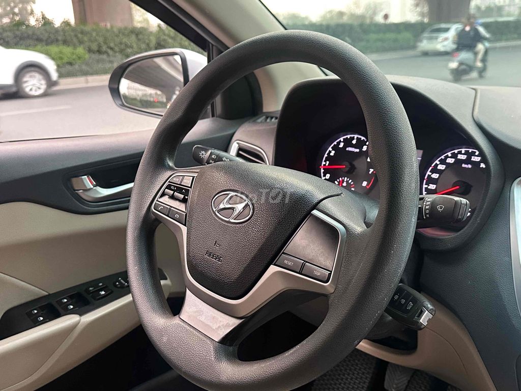 Hyundai Accent 2022 Số sàn 66000 km Bạc. Mua bán Ô tô tại Quận Hoàng Mai Hà Nội được đăng bởi NHẬT DOANH AUTO  hình 8