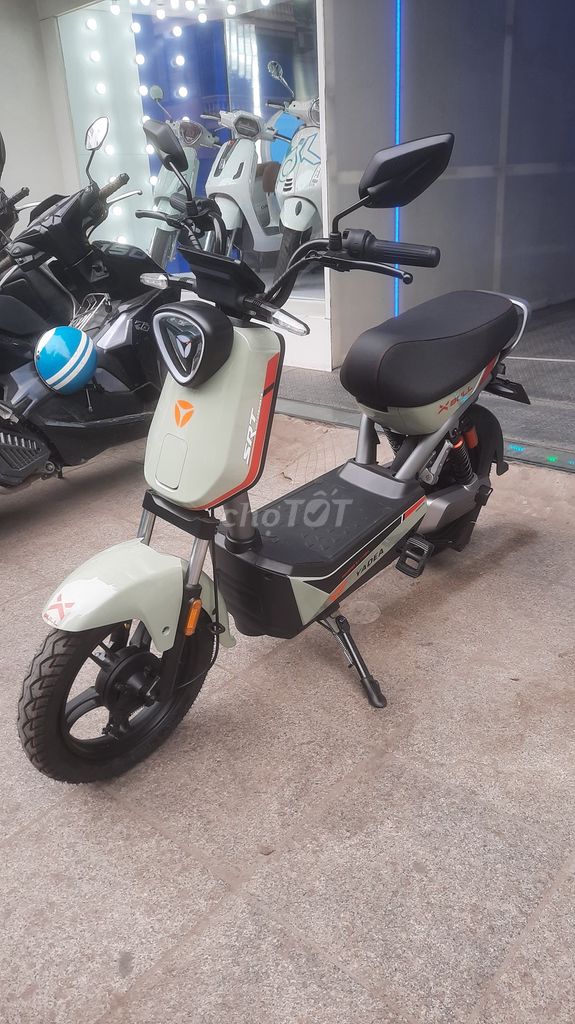 Xe máy điện Yadea XBull Xám. Mua bán Xe điện tại Quận Hai Bà Trưng Hà Nội được đăng bởi Xe Điện OKXE hình 5