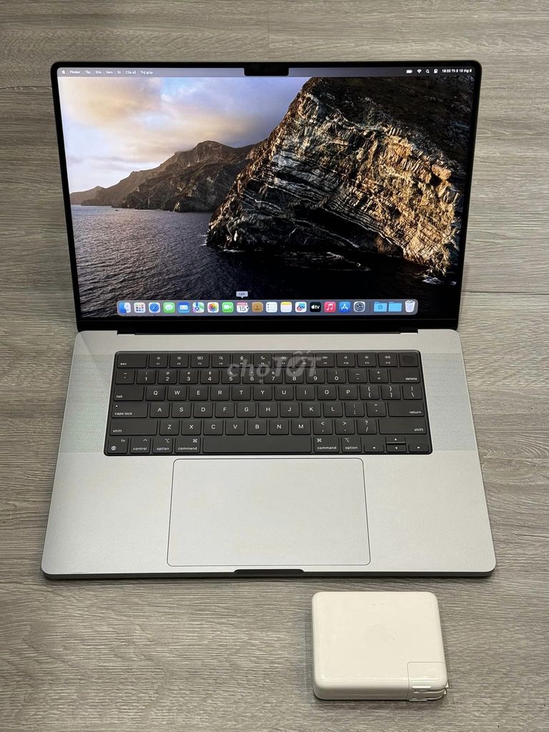 Macbook pro 16 inch M1 max 64GB RAM /512G pin 100%