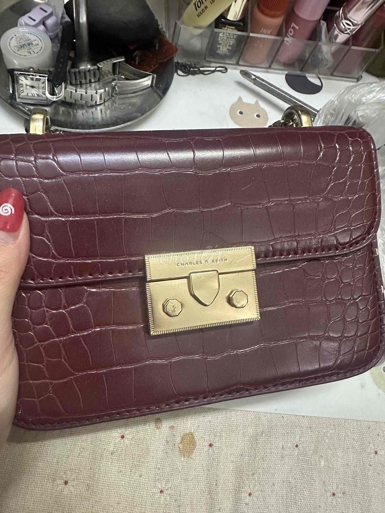 Túi xách Charles & Keith Nữ Da Đỏ Khóa gài. Mua bán Túi xách tại Quận Gò Vấp Tp Hồ Chí Minh được đăng bởi Hoài Hoài hình 1