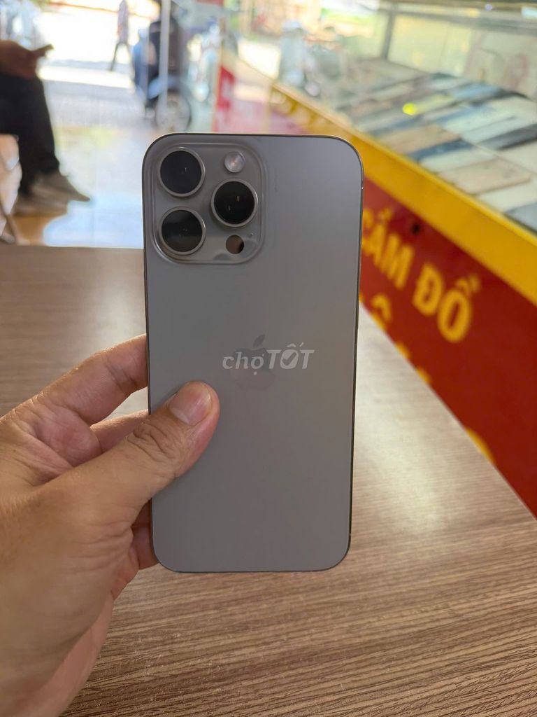 Apple iPhone 16 Pro Max 256GB Xám 90%. Mua bán Điện thoại tại Quận 7 Tp Hồ Chí Minh được đăng bởi Quang Vũ hình 1