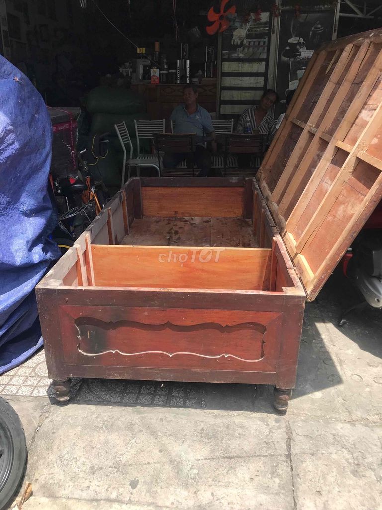 Giường hộp Gỗ Nâu 2m x 1m05 x 60cm. Mua bán Giường, chăn ga gối nệm tại Quận Tân Phú Tp Hồ Chí Minh được đăng bởi Hong loan hình 1