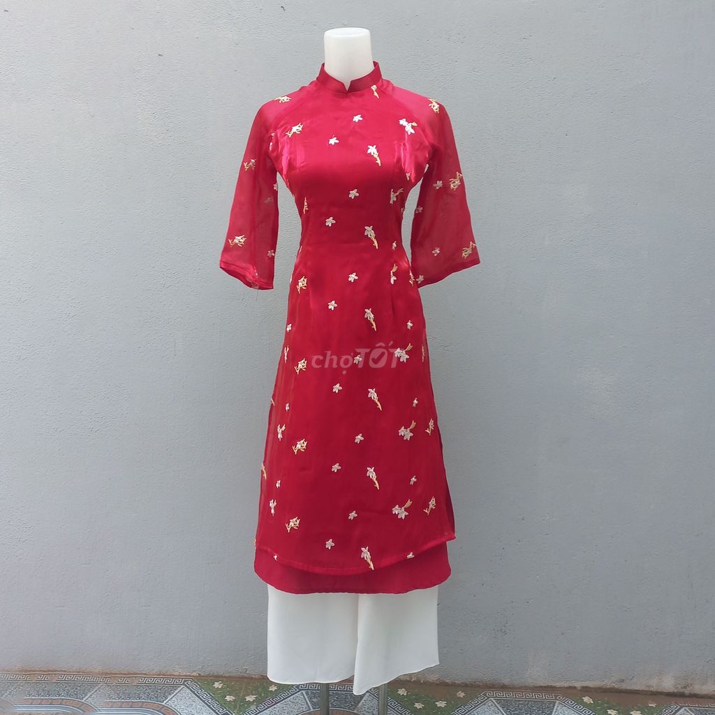 Áo dài Nữ Lụa bóng Đỏ Free size. Mua bán Quần áo tại Thành phố Long Khánh Đồng Nai được đăng bởi Shop Đồ thanh lý hình 1