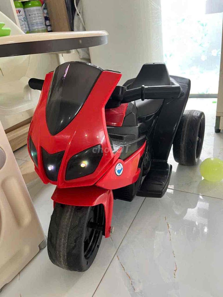 Xe máy điện màu đỏ. Mua bán Mẹ và bé tại Huyện Bình Chánh Tp Hồ Chí Minh được đăng bởi Na hình 1