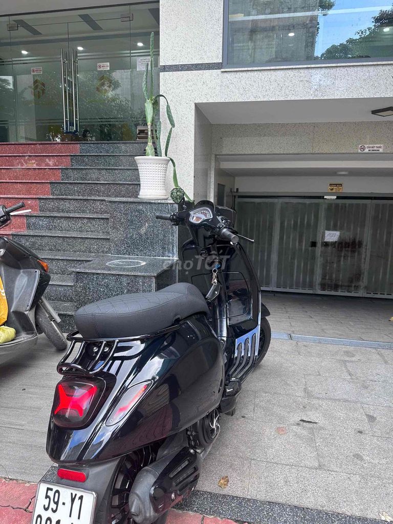 Piaggio Vespa 125 iget черный 34000 км