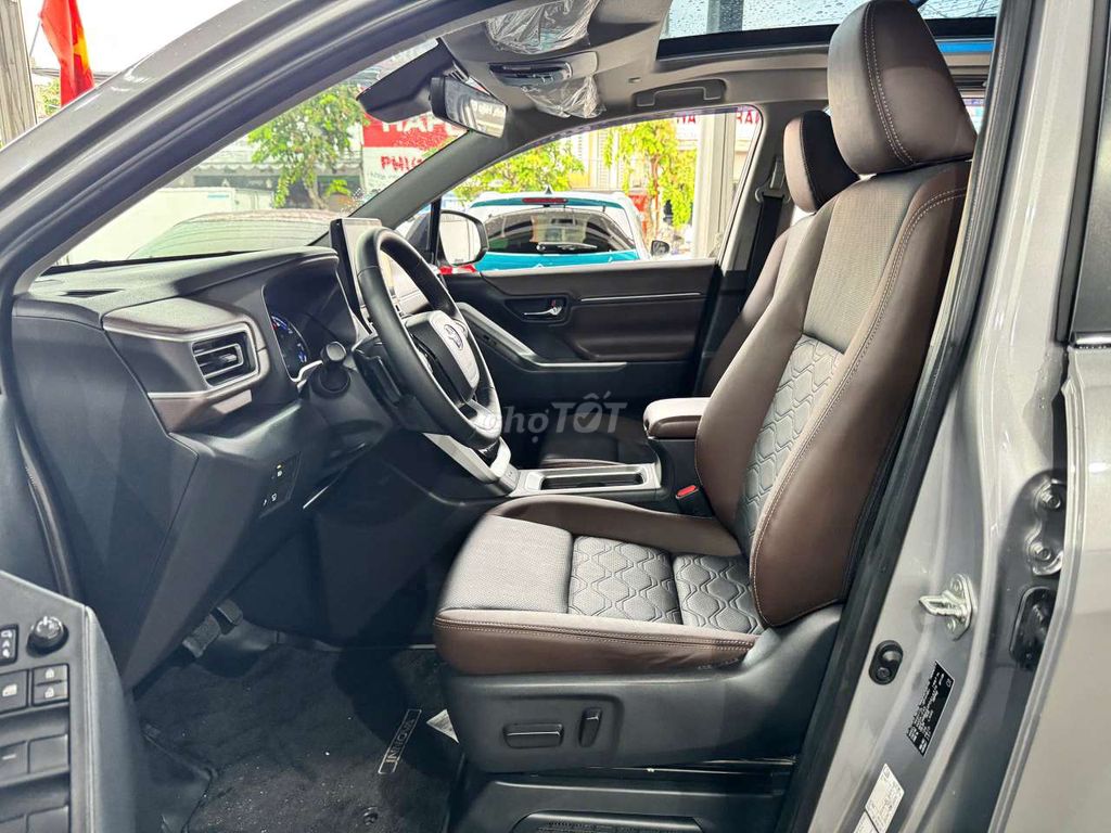 TOYOTA INNOVA CROSS HYBRID. Mua bán Ô tô tại Thành phố Thủ Đức Tp Hồ Chí Minh được đăng bởi Ms Hiệp  hình 12