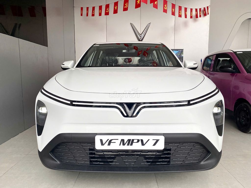 VinFast VF MPV7 trả trước chỉ từ 31