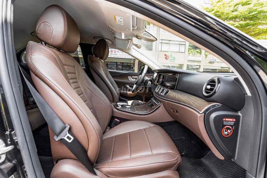 E200 Model 2019 màu đen nt nâu siêu đẹp giá tốt. Mua bán Ô tô tại Quận 7 Tp Hồ Chí Minh được đăng bởi Dương Phương hình 11