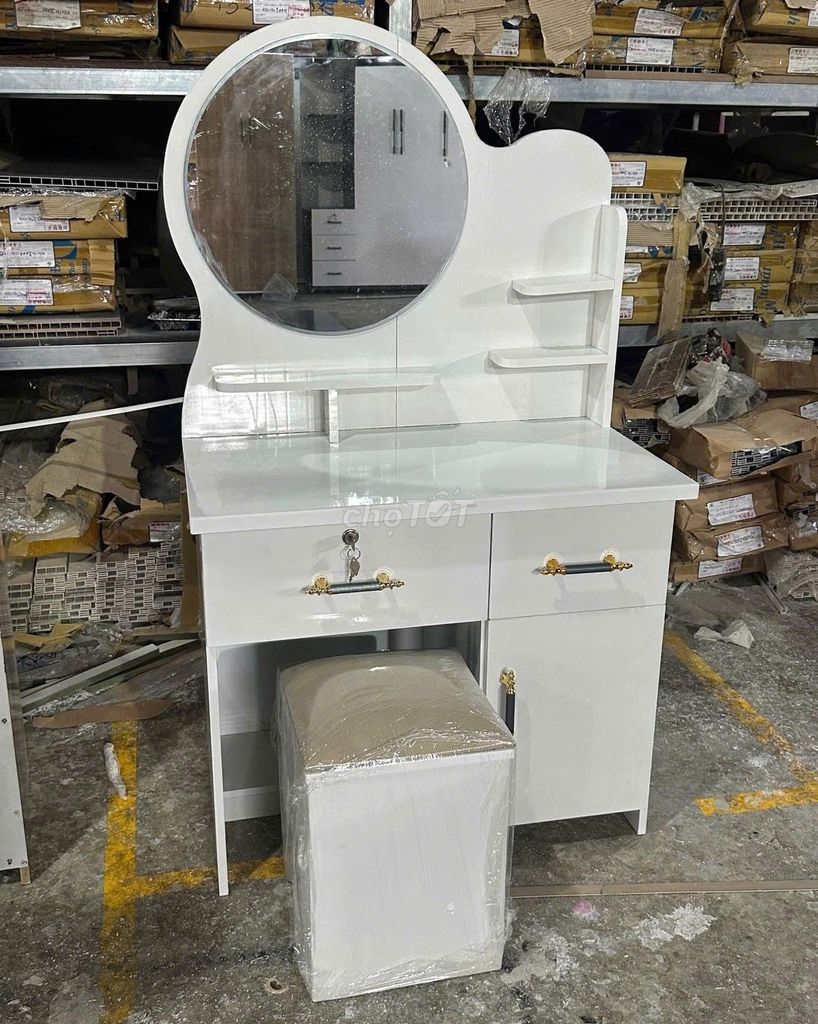 Bàn Trang Điểm Nhựa Đẹp, Bền, New 100%. Mua bán Bàn ghế tại Quận Cẩm Lệ Đà Nẵng được đăng bởi Kho Nội Thất MT  hình 1