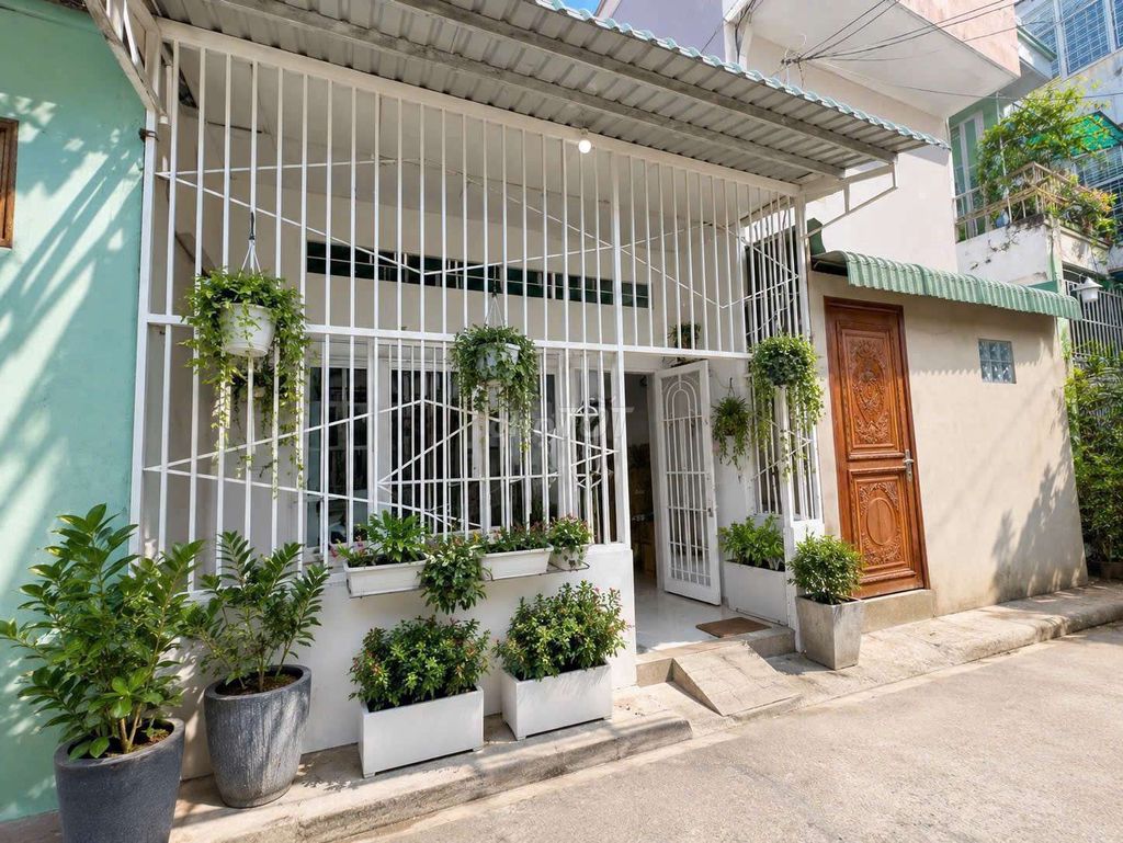 40m2, hẻm xe hơi , gầnAeon tân phú, liên khu 4-5 nhà c4 có gác lửng,
