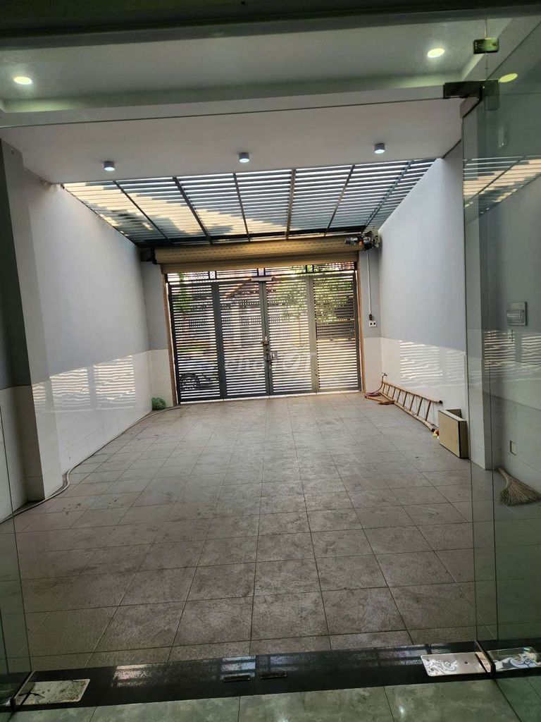 Cho thuê nhà trung tâm hành chính dĩ an có thương lượng giá. Cho thuê văn phòng, mặt bằng kinh doanh tại Thành phố Dĩ An Bình Dương được đăng bởi Trần quang nhật hình 2