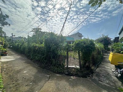 cần bán lô đất 2 mặt tiền đường , cách đường lớn 70 mét