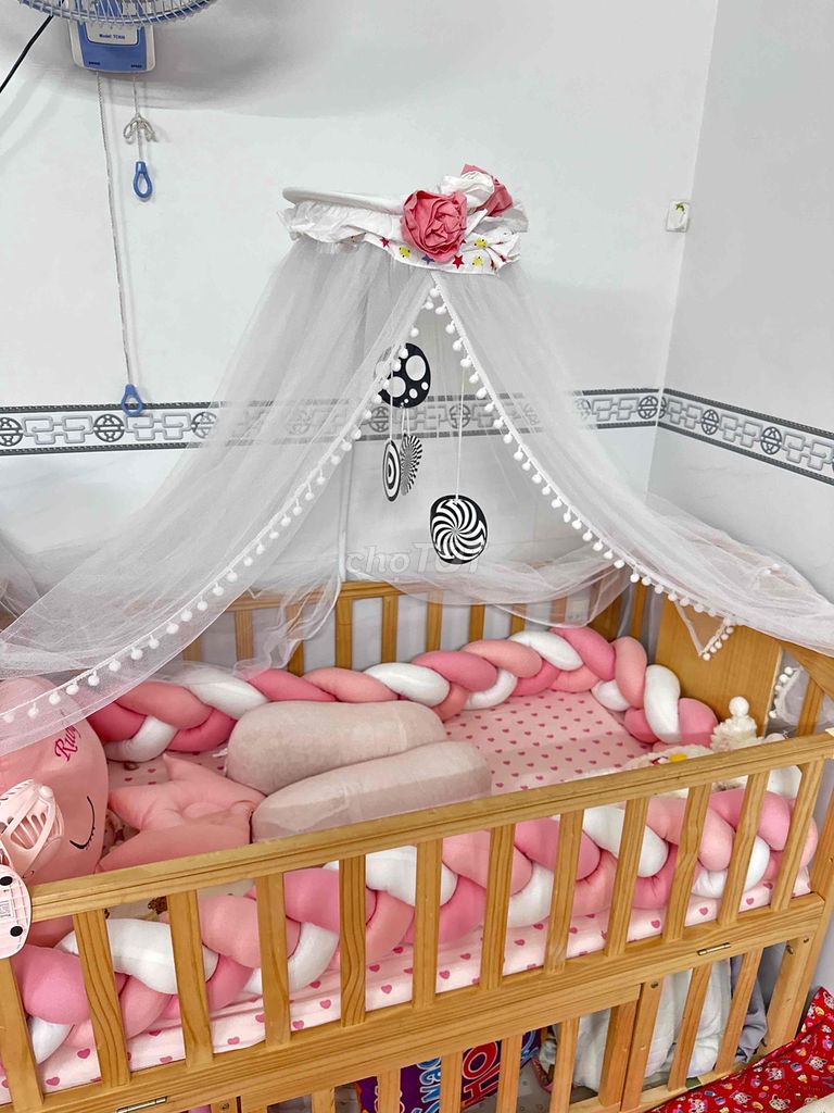 Cũi gỗ  6in1. Mua bán Mẹ và bé tại Quận 12 Tp Hồ Chí Minh được đăng bởi Hoàng Đào hình 2