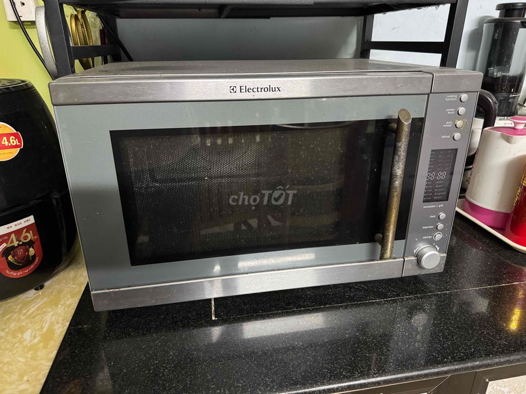 Lò vi sóng Electrolux EMS3067X Xám. Mua bán Bếp, lò, đồ điện nhà bếp tại Quận Bình Thạnh Tp Hồ Chí Minh được đăng bởi La Thanh Hải hình 1