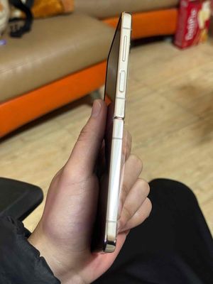 cần bán đth samsung zflip 4 máy chưa qua sữa chửa. Mua bán Điện thoại tại Quận Liên Chiểu Đà Nẵng được đăng bởi không quan tâm 