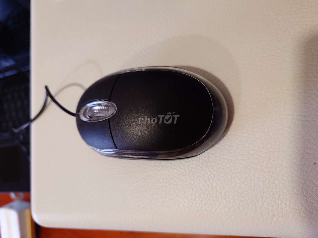 Chuột máy tính Logitech Đen Có dây. Mua bán Phụ kiện (Màn hình, Chuột...) tại Quận 10 Tp Hồ Chí Minh được đăng bởi Cao Văn Quá hình 1