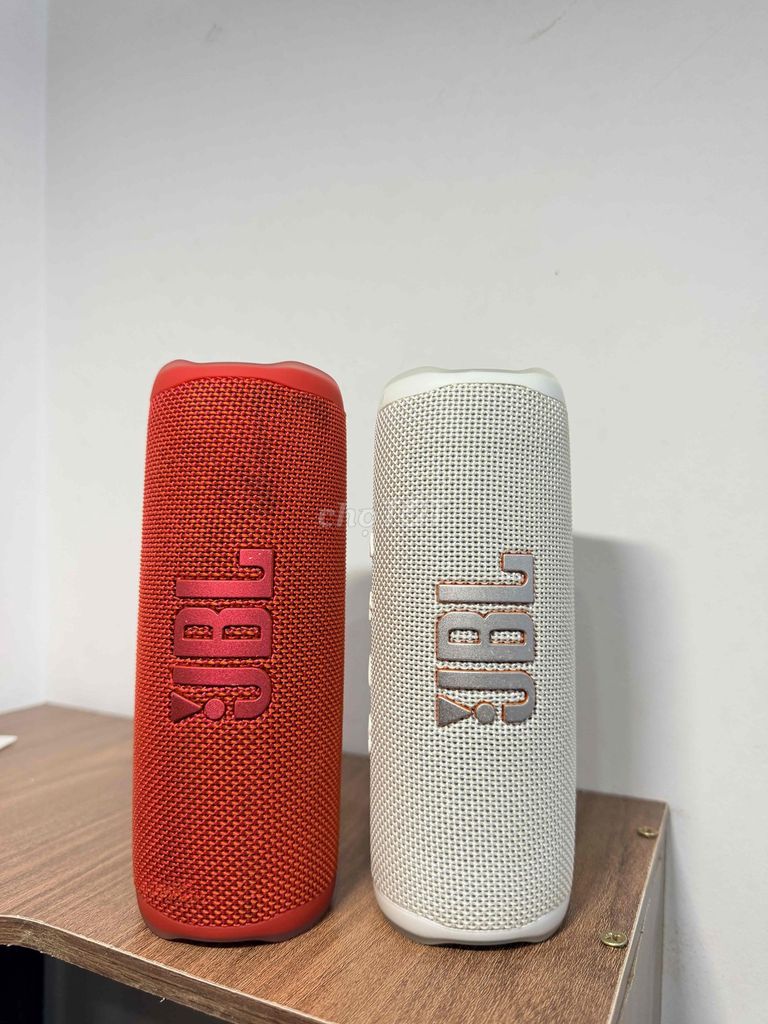 Loa Bluetooth JBL Flip 6 Đỏ Trắng Đã qua sử dụng. Mua bán Tivi, Âm thanh tại Quận Liên Chiểu Đà Nẵng được đăng bởi Tuấn Lĩnh hình 1