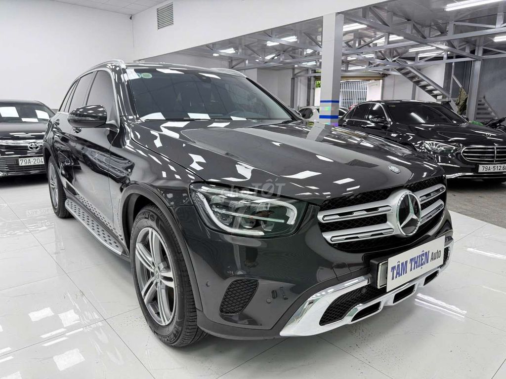 Mercedes-Benz GLC 200 2021, серый, 65 000 км