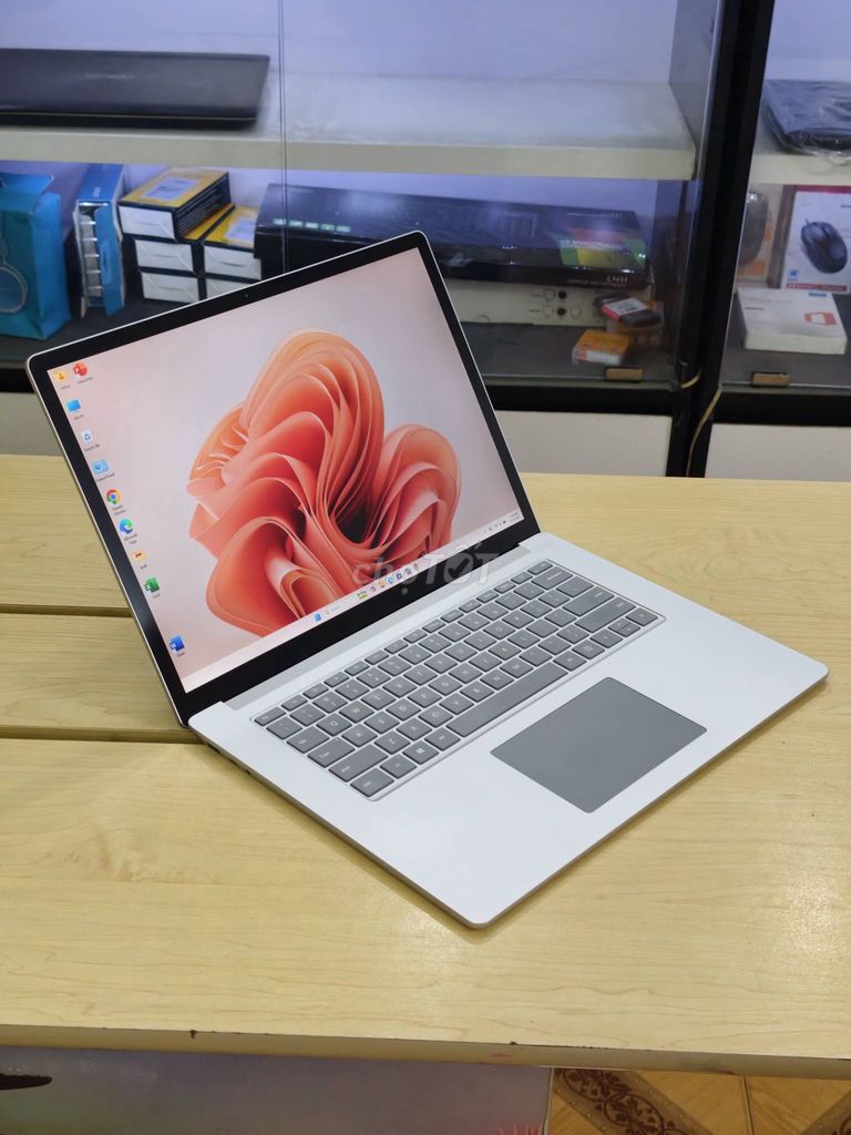 Microsoft Surface Laptop 3 i7-1065G7/16GB/256GB/2K. Mua bán Laptop tại Quận Thanh Xuân Hà Nội được đăng bởi Ngọc Lan hình 1