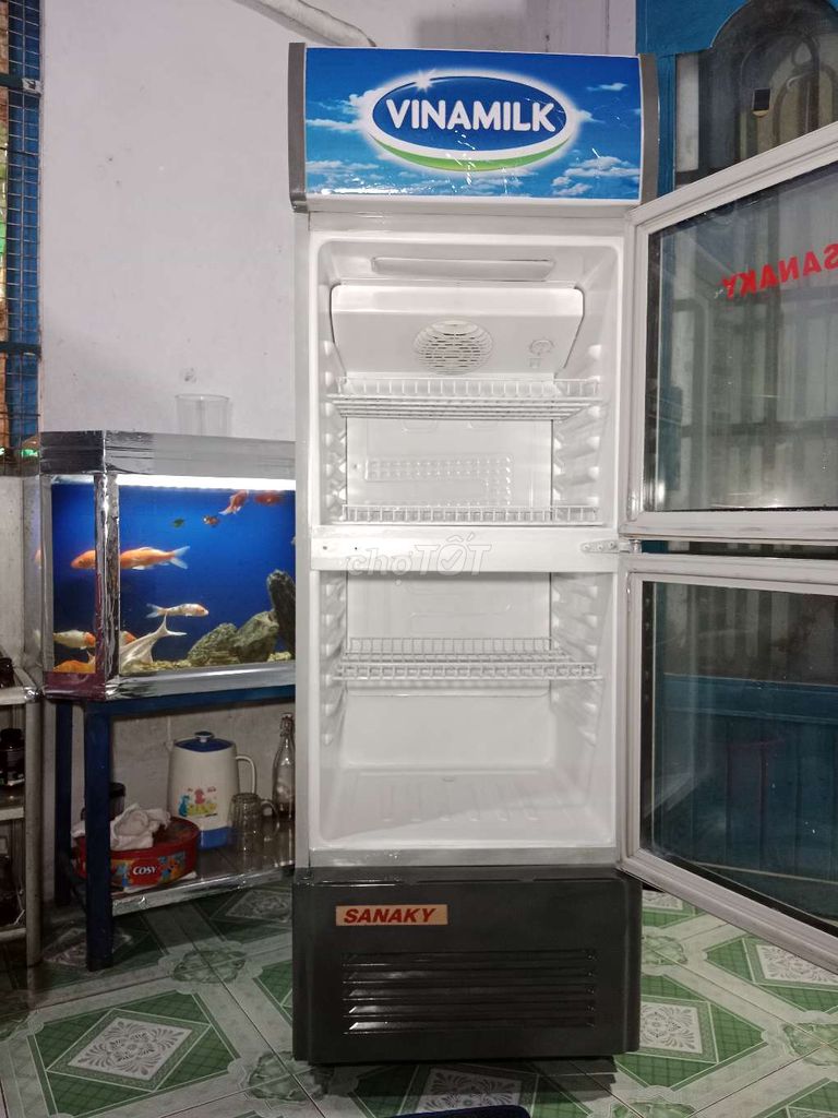 Em cần bán tủ mát Sanaky 240 lít đang xài ok