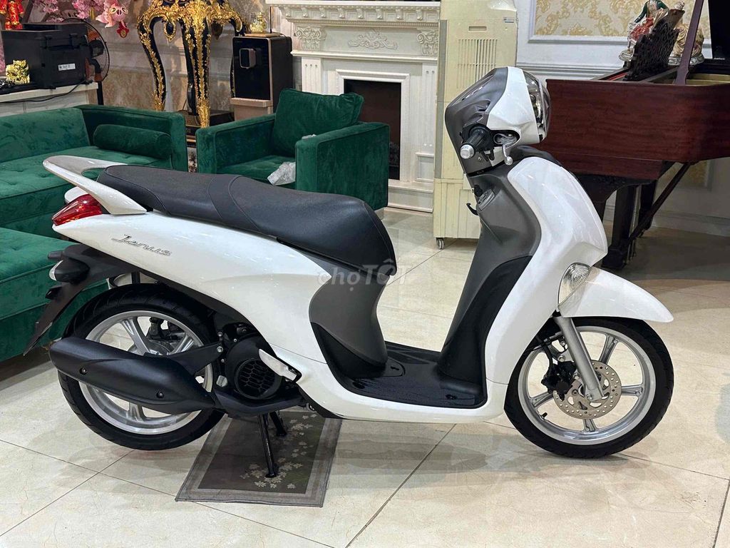 Мотосалон XE MÁY 68 - Yamaha Janus 2023 Белый