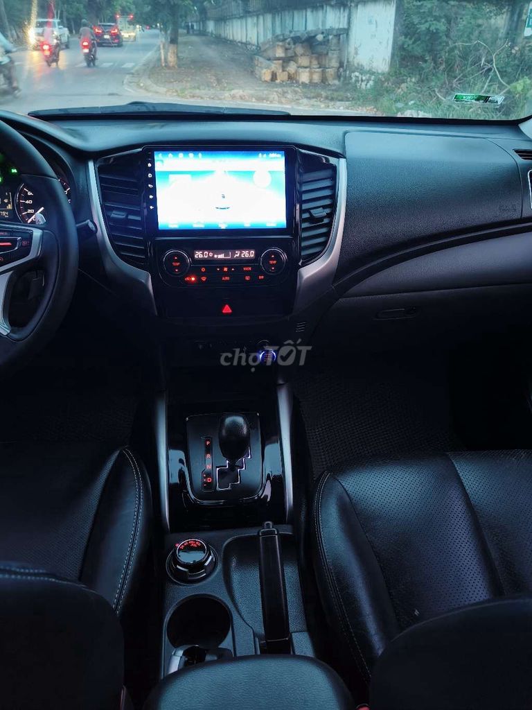 Mitsubishi Triton 2017 4x4 AT Mivec - 120000 km. Mua bán Ô tô tại Huyện Thanh Trì Hà Nội được đăng bởi Chuyên mua bán xe Bán Tải Lướt  hình 9