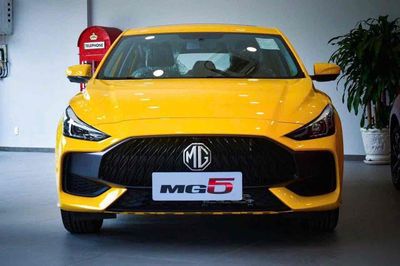 MG5 Luxury mới 100% màu Vàng